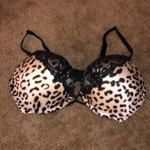 NWOT! VS BOMBSHELL FRONT TWIST CHEETAH PRINT